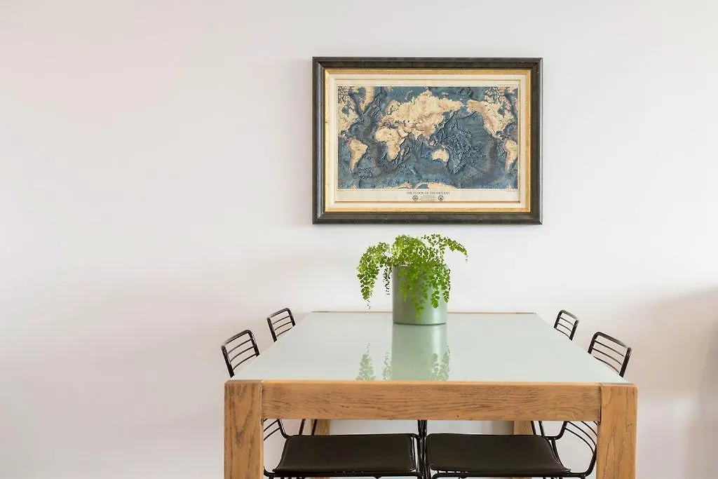 Apartment Whow! Unique Quirky Spacious Free Off Street Park Christchurch