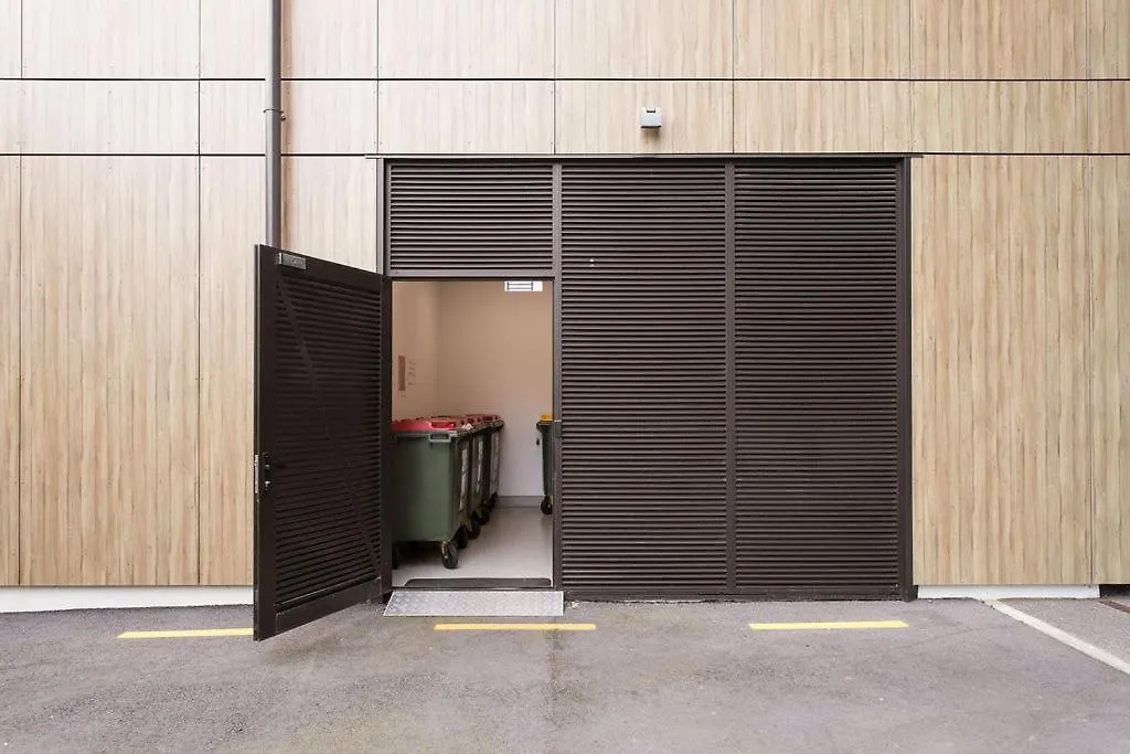 Whow! Unique Quirky Spacious Free Off Street Park Christchurch Apartment