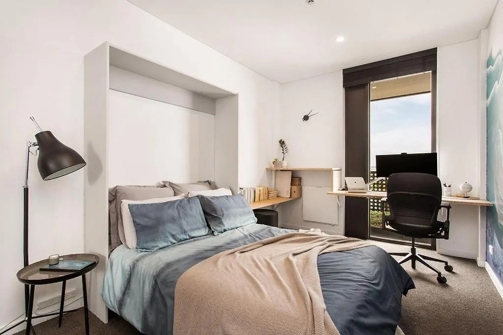 Whow! Unique Quirky Spacious Free Off Street Park Christchurch 0*,